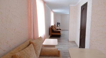 Фото номера Люкс с 2 спальнями Гостиница Azur Guest House г. Мелеуз 13
